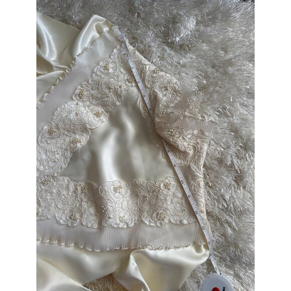 Vintage 1960s Ivory Satin Lace Wedding Dress Mock Neck Train Size Small - Picture 6 of 16